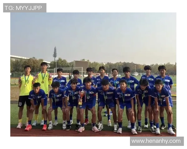 勇敢拼搏的足球明星们展现无畏精神与卓越才华的传奇故事