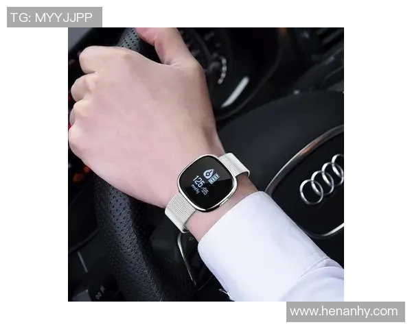 足球明星佩戴手环的时尚风潮与运动精神的完美结合探讨